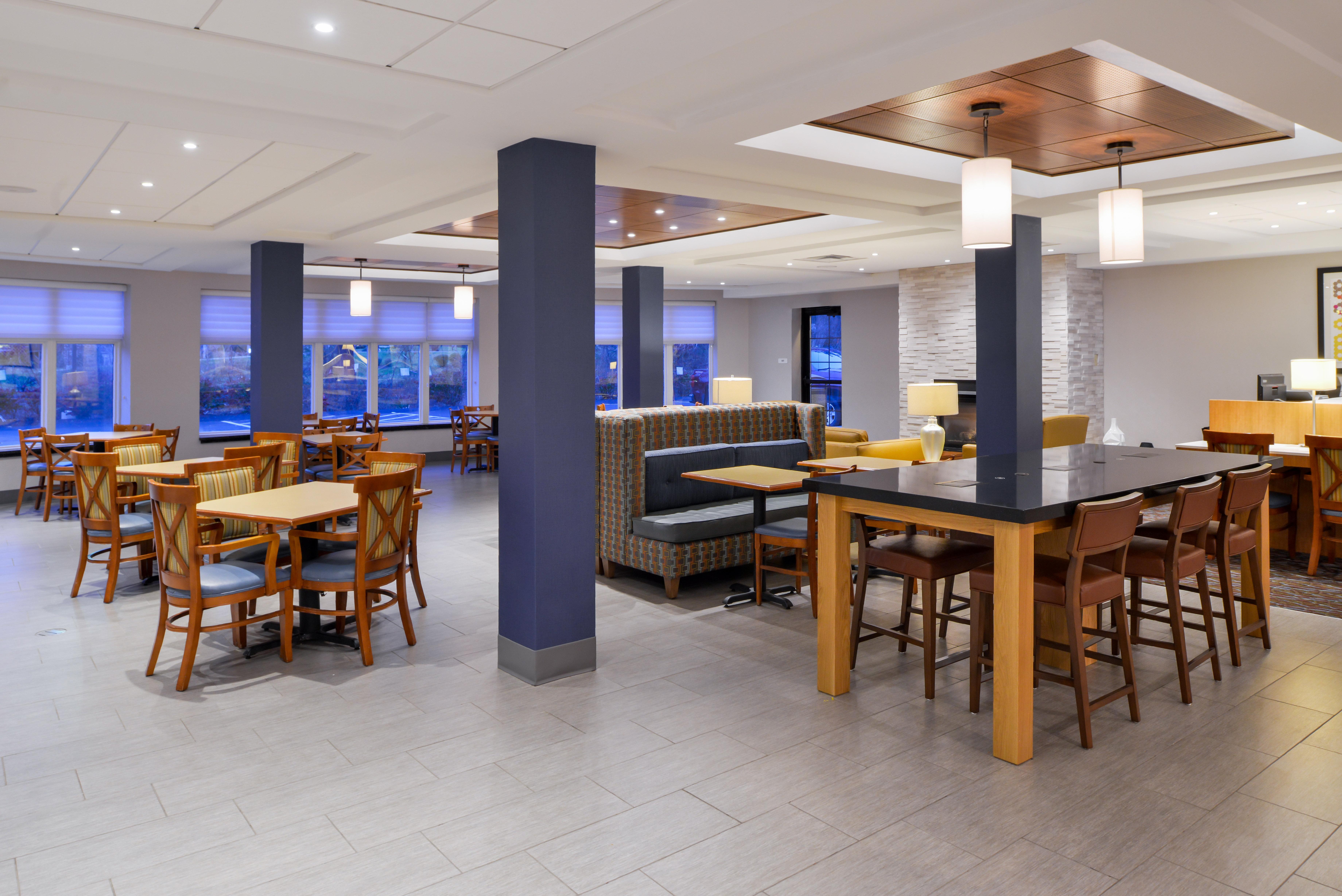 Holiday Inn Express Hotel & Suites Clifton Park By Ihg Exterior photo