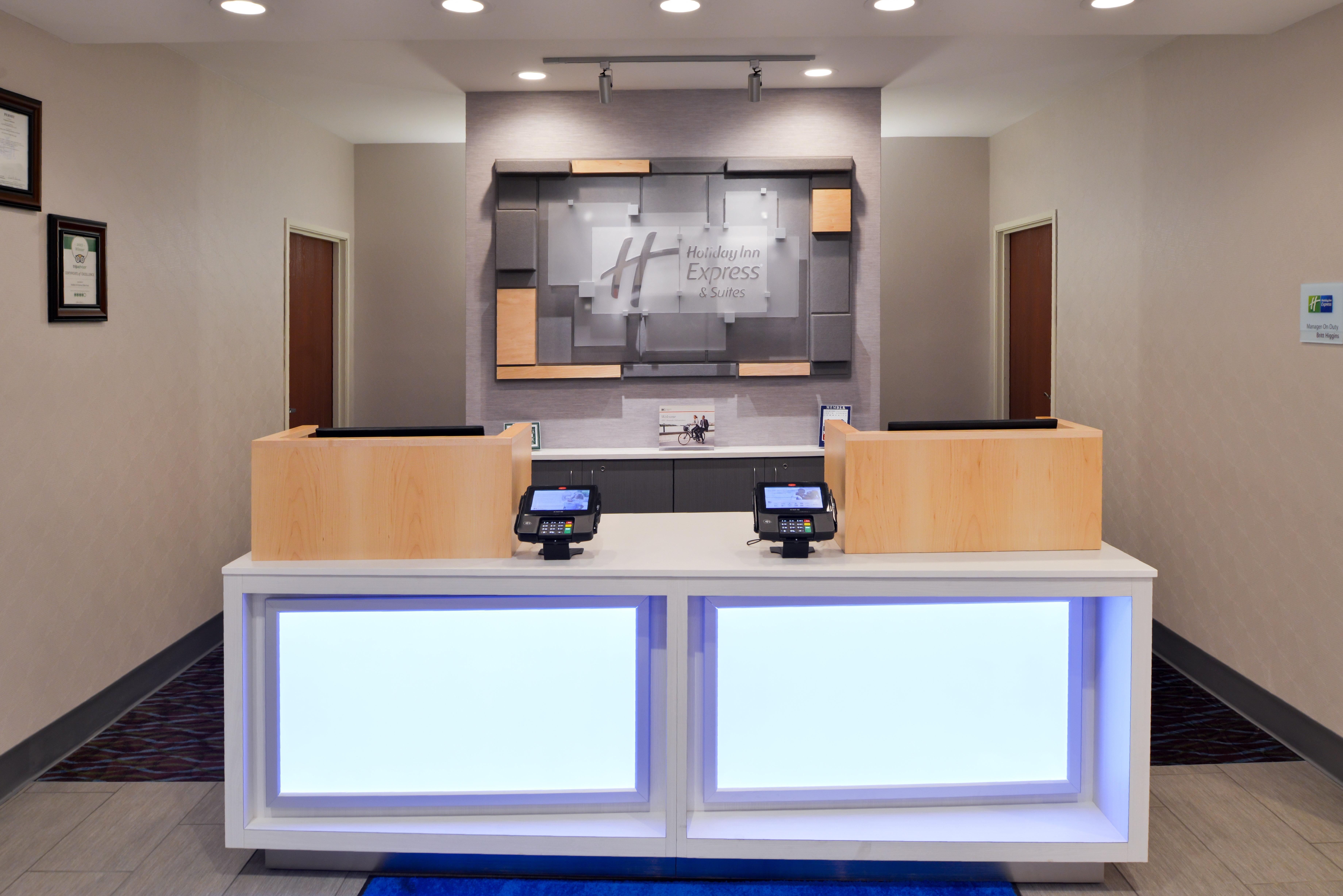 Holiday Inn Express Hotel & Suites Clifton Park By Ihg Exterior photo