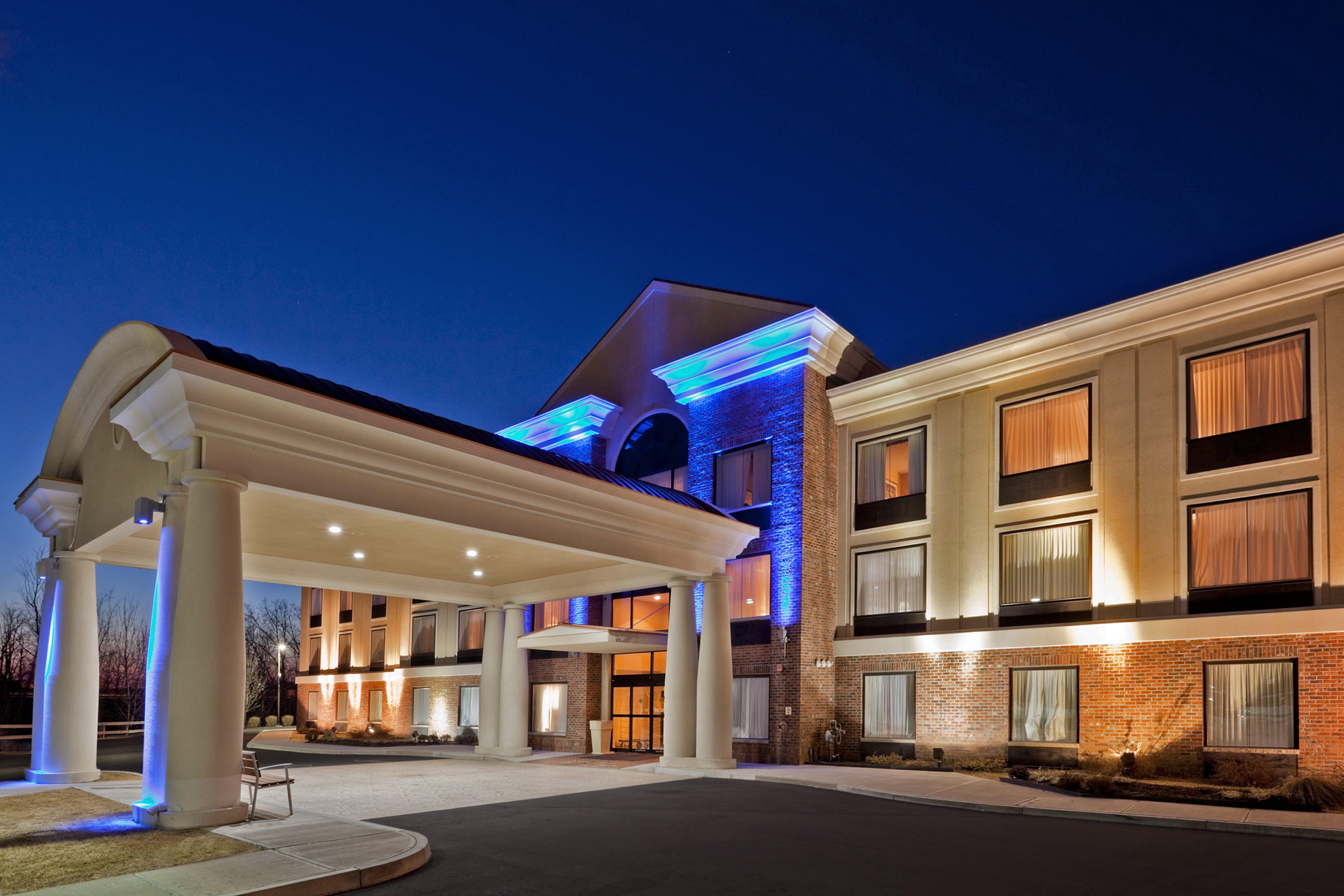 Holiday Inn Express Hotel & Suites Clifton Park By Ihg Exterior photo