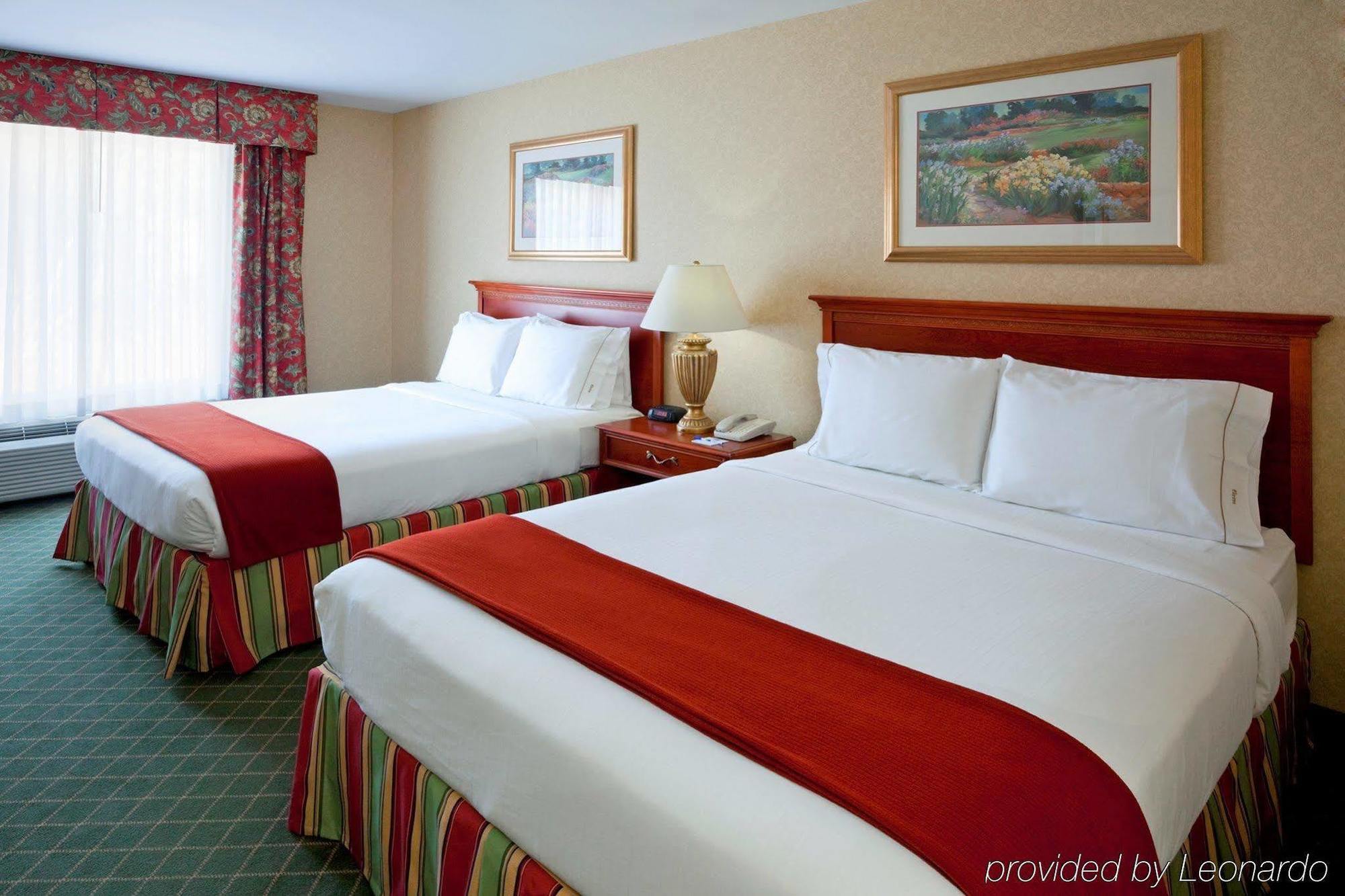Holiday Inn Express Hotel & Suites Clifton Park By Ihg Exterior photo